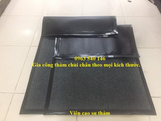 Thảm lau chân trải sảnh tòa nhà chất liệu nỉ thấm nước rất tốt