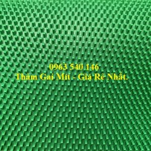 Thảm nhựa gai mít màu xanh lá