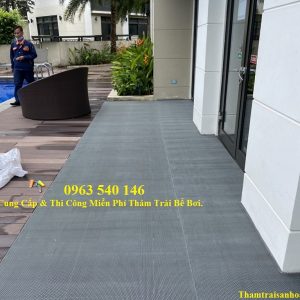 Thảm lưới nhựa dùng để trải bể bơi.