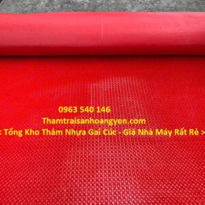Thảm nhựa gai cúc màu đỏ rất đẹp.