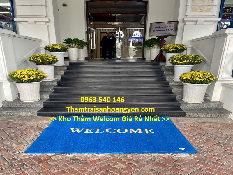 Thảm welcom màu xanh dương cỡ lớn.